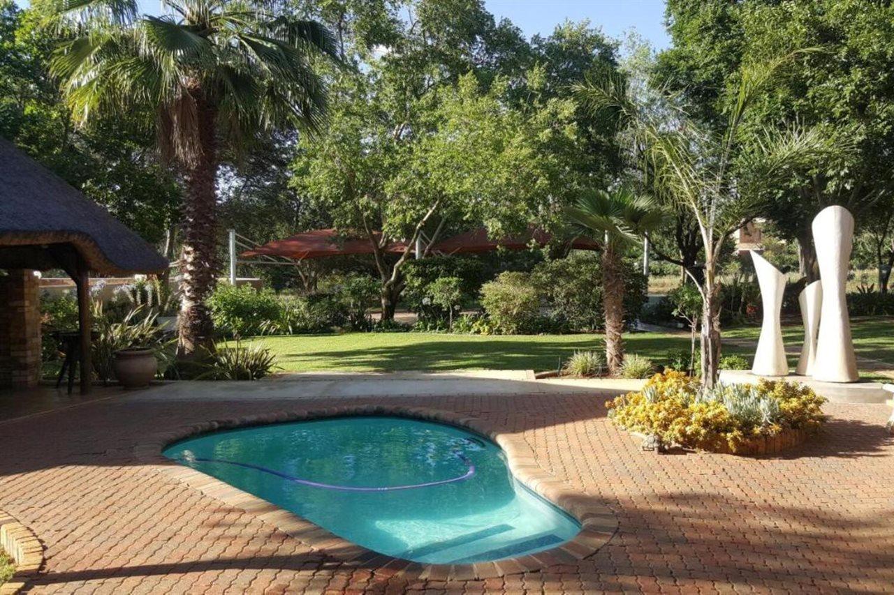 Butlers Crown Hotell Klerksdorp Exteriör bild