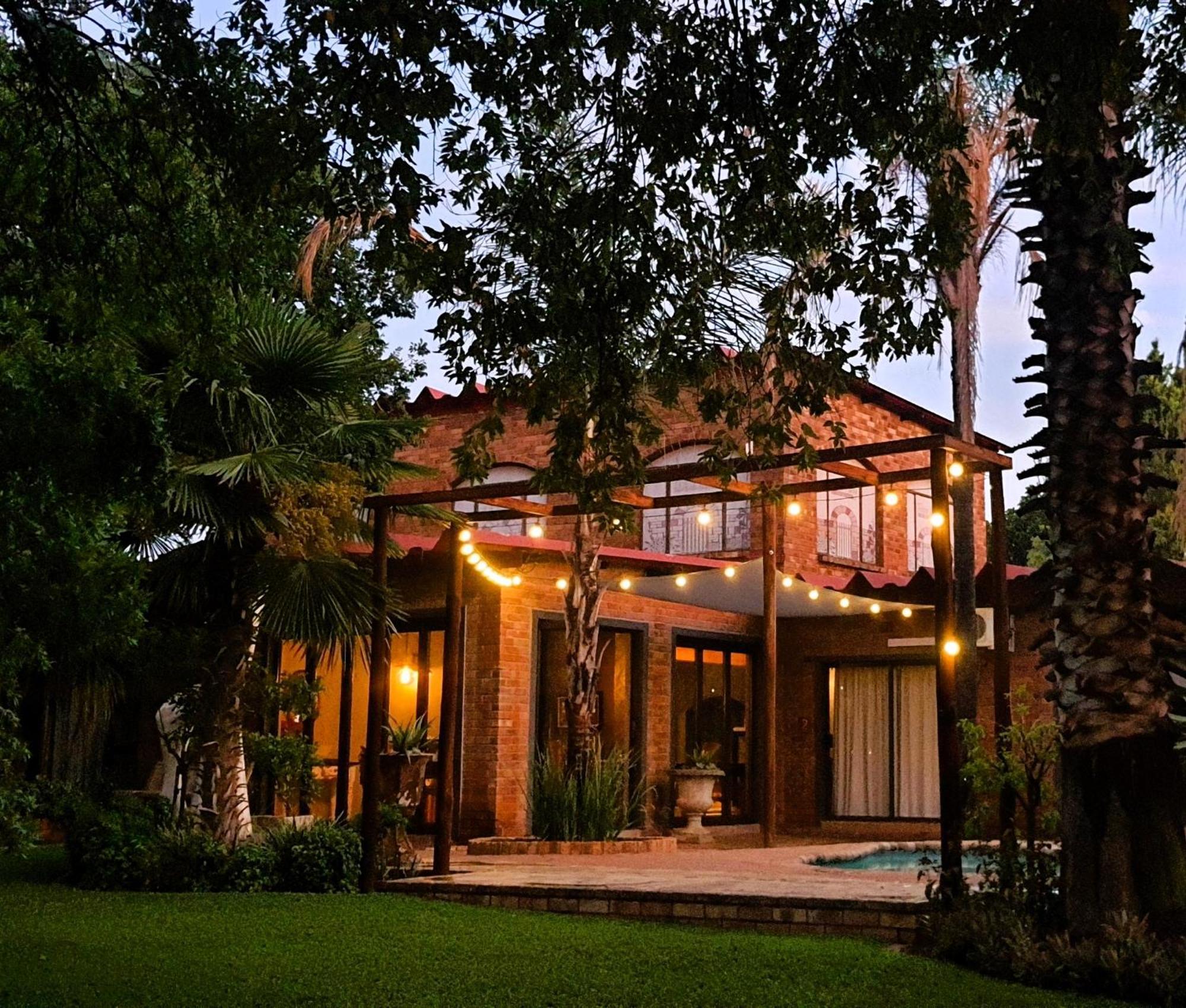 Butlers Crown Hotell Klerksdorp Exteriör bild