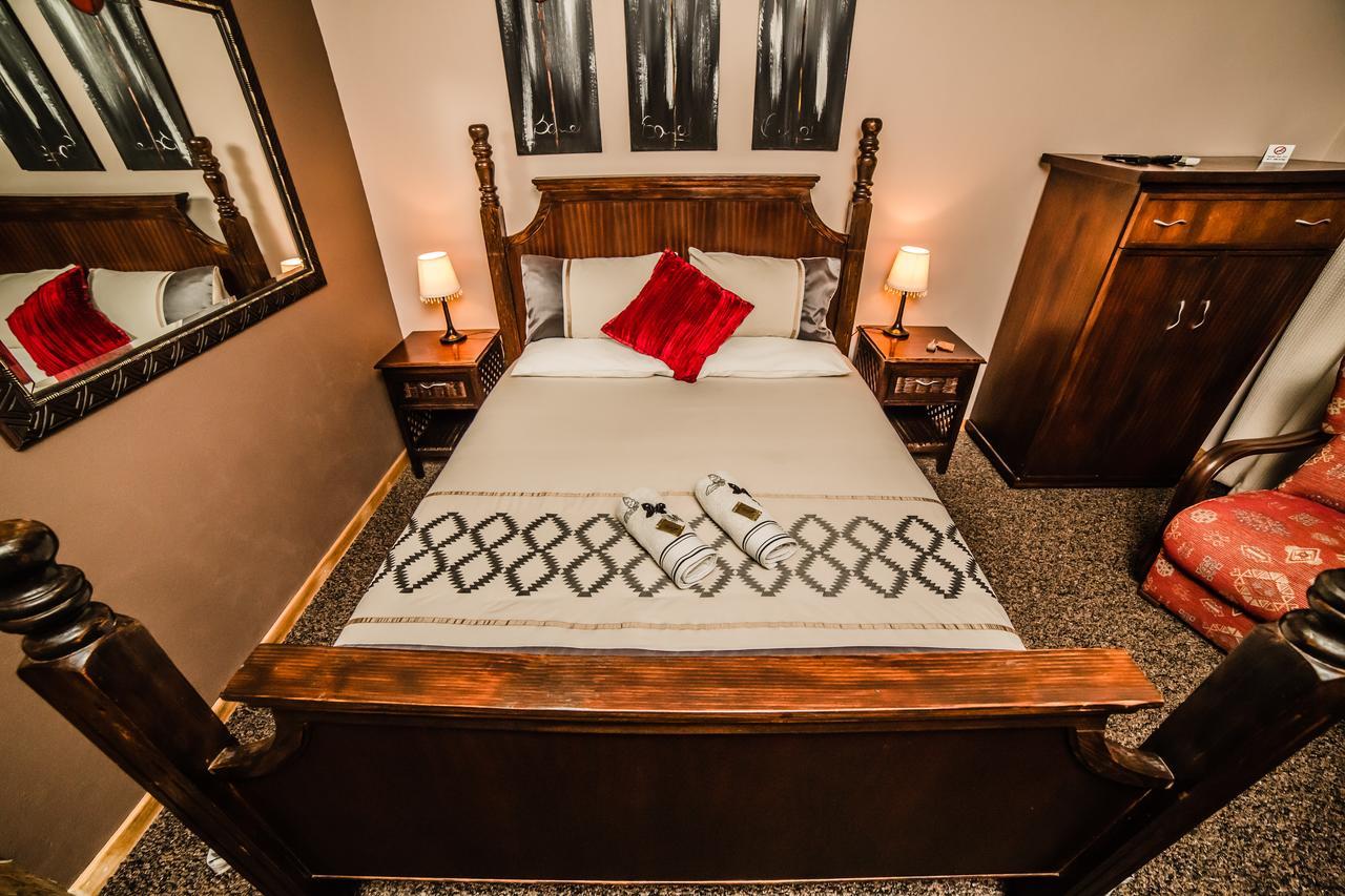 Butlers Crown Hotell Klerksdorp Exteriör bild