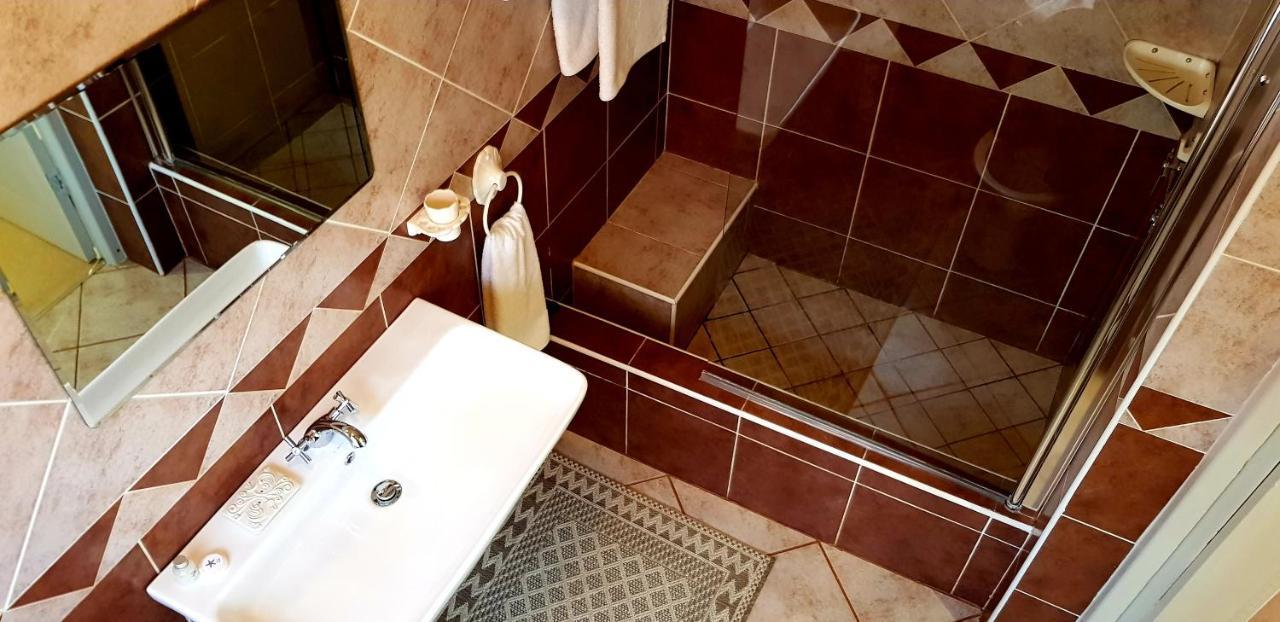 Butlers Crown Hotell Klerksdorp Exteriör bild