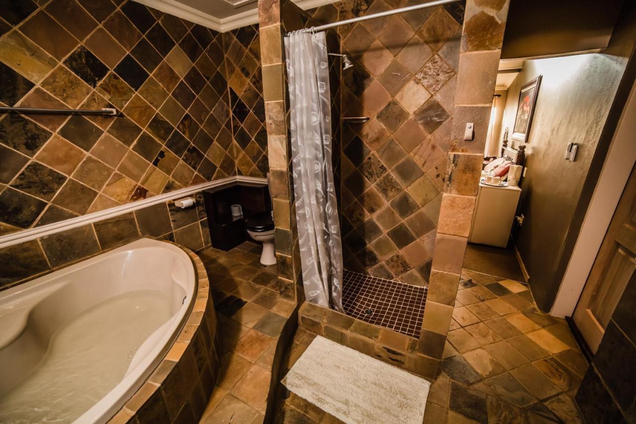 Butlers Crown Hotell Klerksdorp Exteriör bild