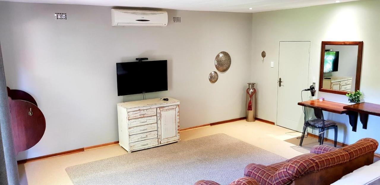 Butlers Crown Hotell Klerksdorp Exteriör bild