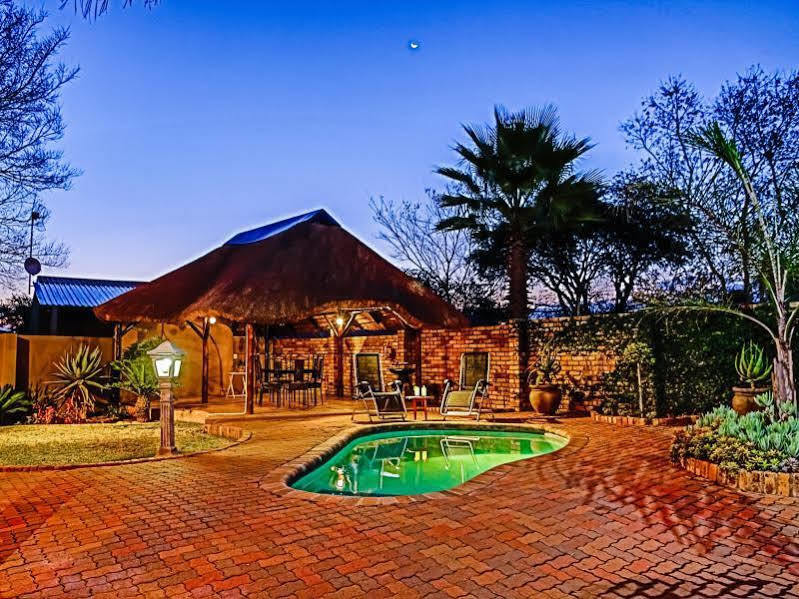 Butlers Crown Hotell Klerksdorp Exteriör bild